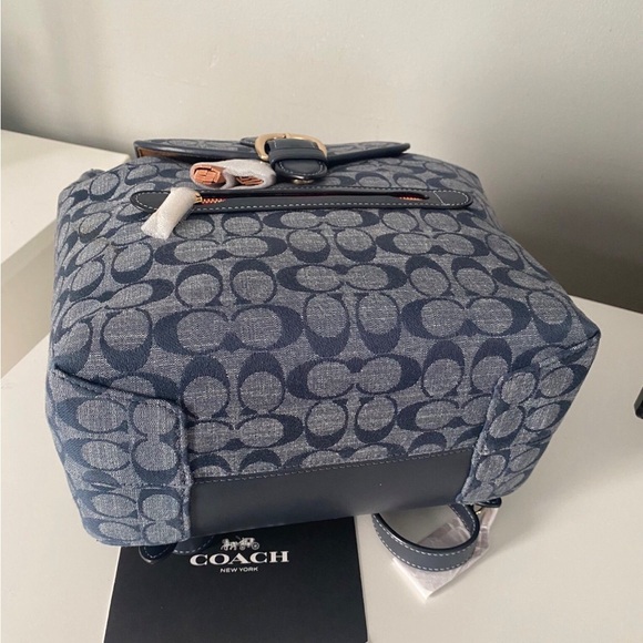Coach Backpack In Signature Chambray - Picture 5 of 8